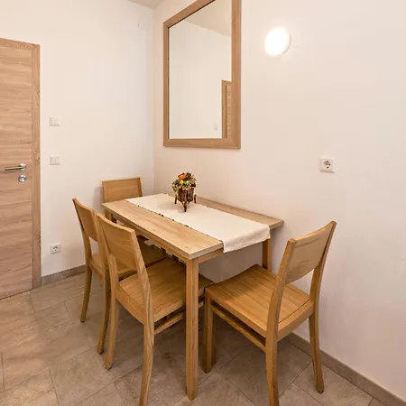 Sarah アパート *